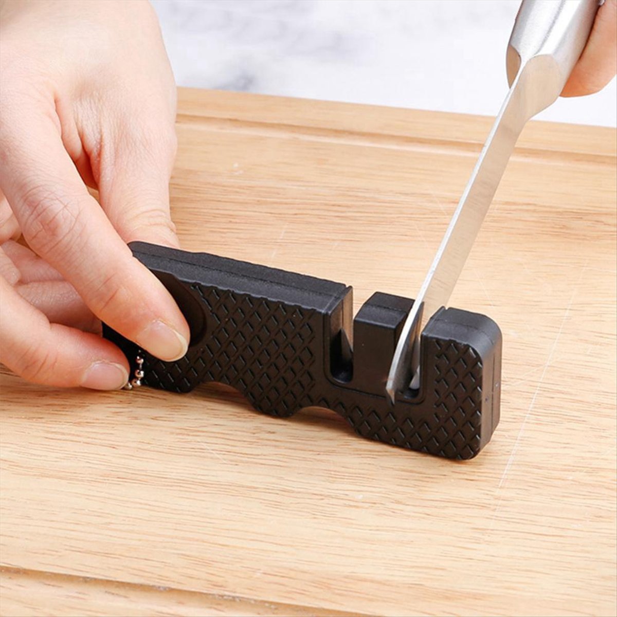 Attrezzo da officina A-Knife:  - Workshop Tools Knife Sharpener recensione e prezzo